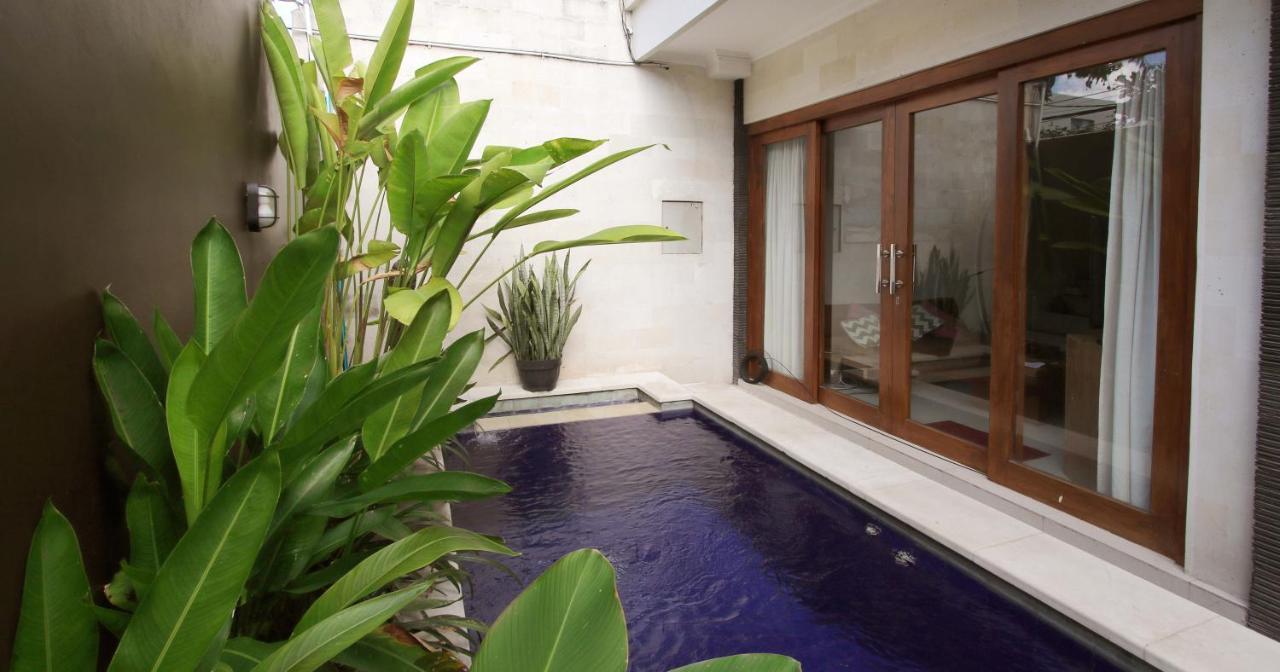 Villa Anyelir Seminyak Esterno foto