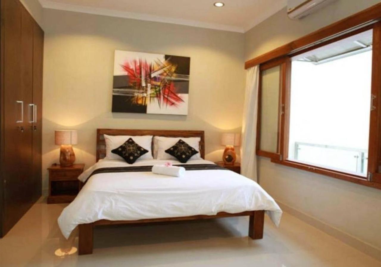 Villa Anyelir Seminyak Esterno foto