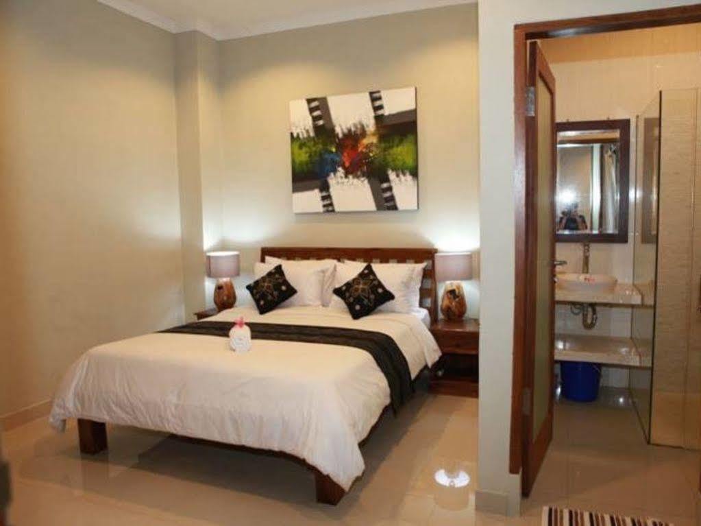 Villa Anyelir Seminyak Esterno foto